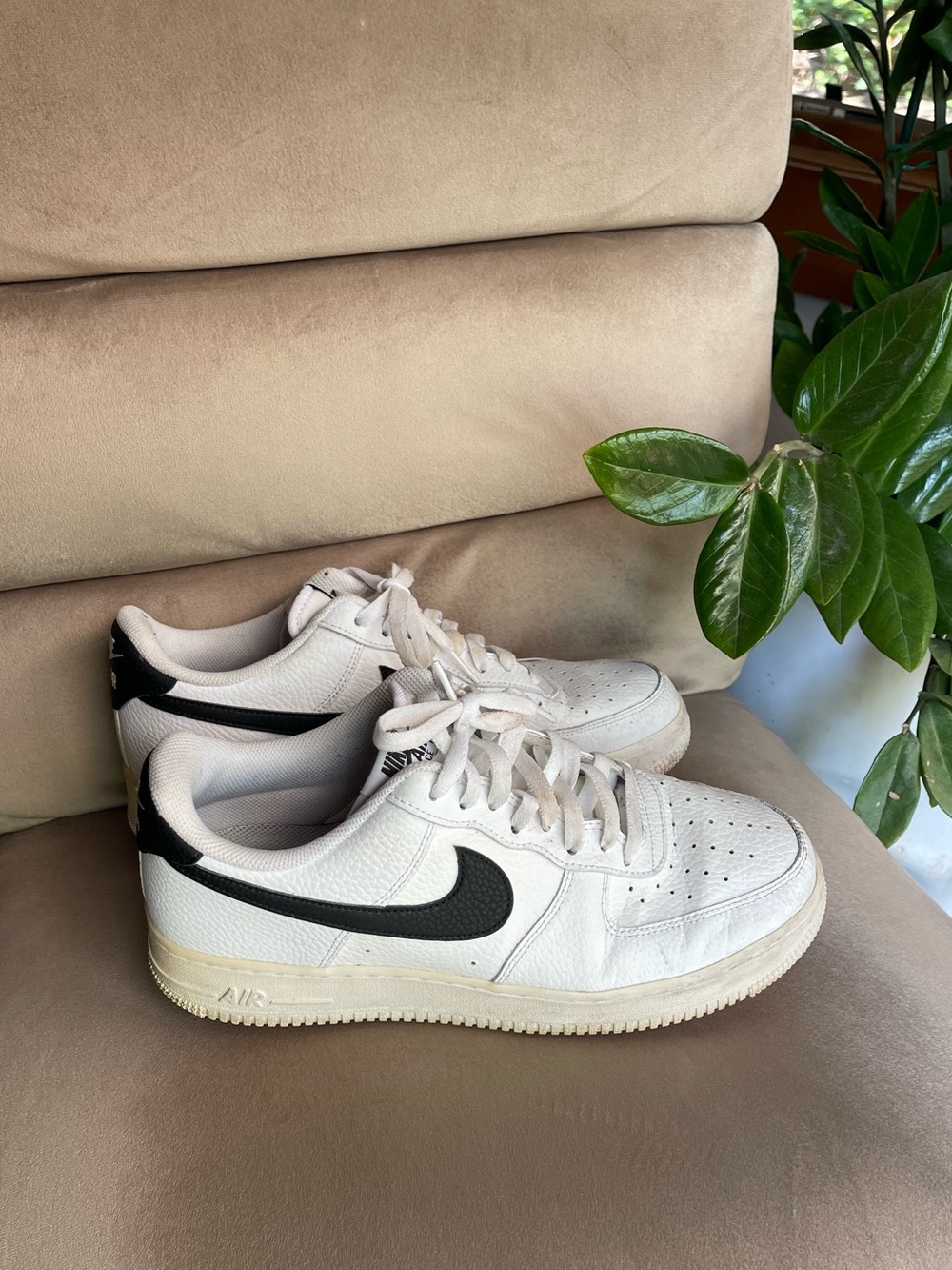 Nike Air Force 1 Low-Top Sneakers